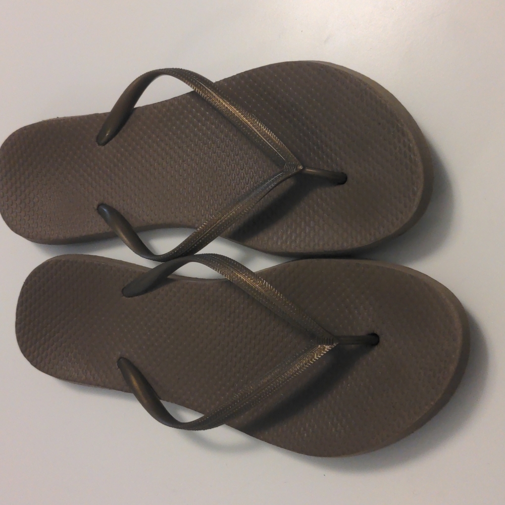 Old Navy Flip Flops